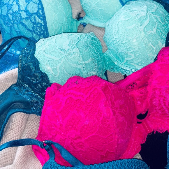 Five Victorias Secret / PINK Bras: 34B - Picture 3 of 5